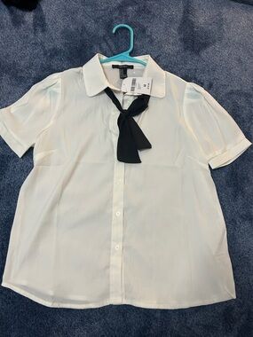 Forever 21 White Short-Sleeve Tie-Neck Blouse